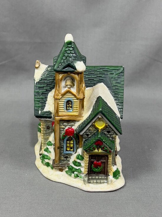Cobblestone Corners Country Church Ceramic Christmas Village Holiday Decor Y2K - Picture 4 of 16